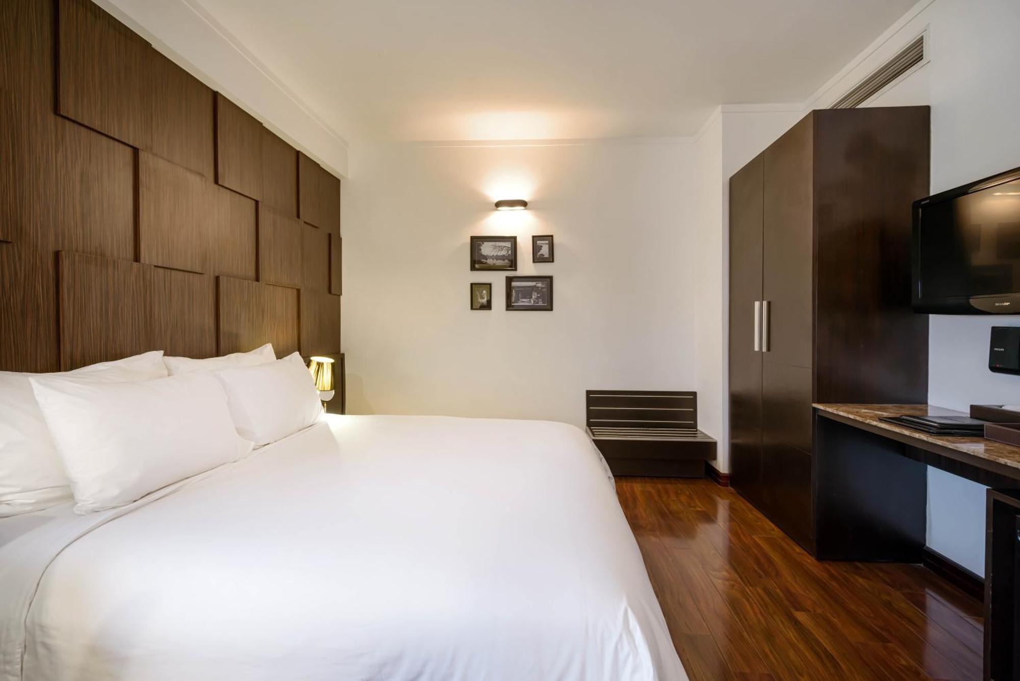 Отель La Nueva Boutique & 4*